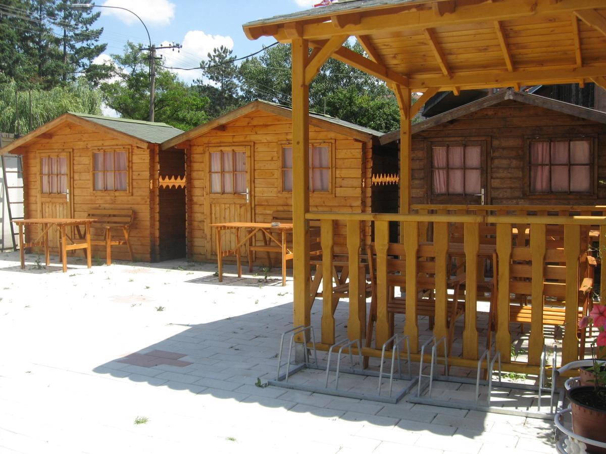 Hostel Trajan Donji Milanovac Extérieur photo