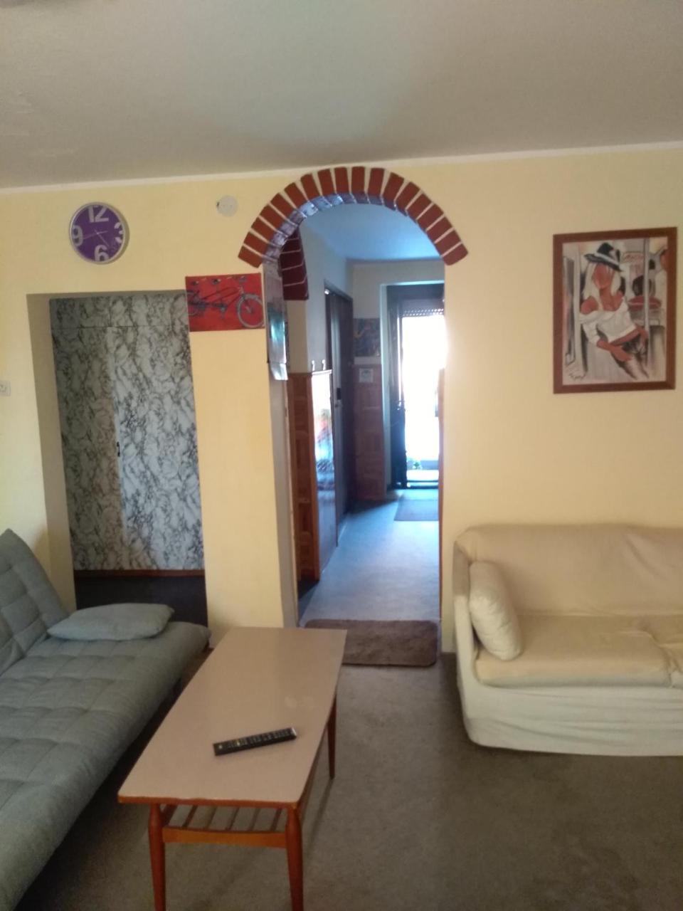 Hostel Trajan Donji Milanovac Extérieur photo