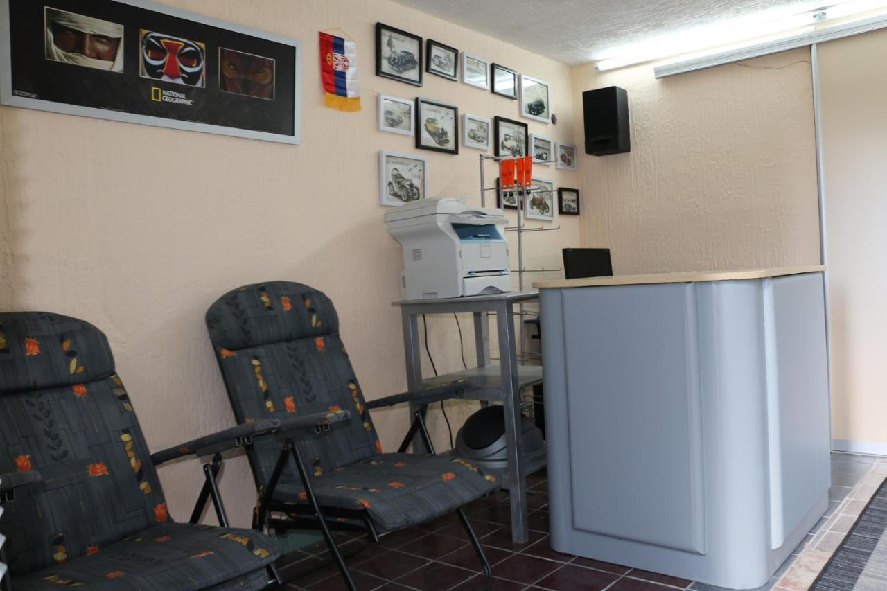 Hostel Trajan Donji Milanovac Extérieur photo