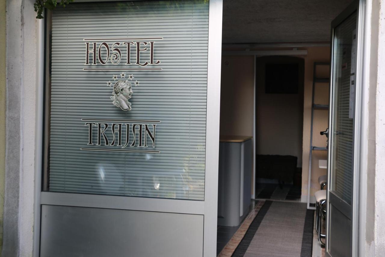 Hostel Trajan Donji Milanovac Extérieur photo